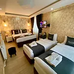 Hotel Honey