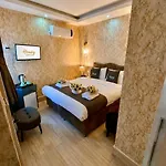 Hotel Honey 3*