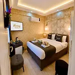 Honey ホテル 3*