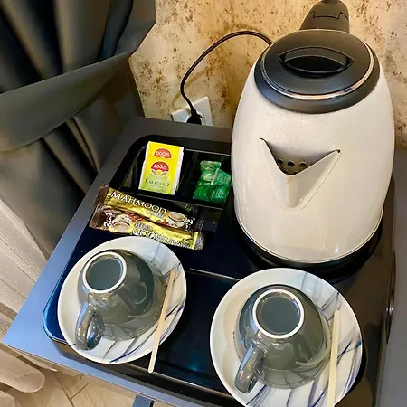 Honey Hotel